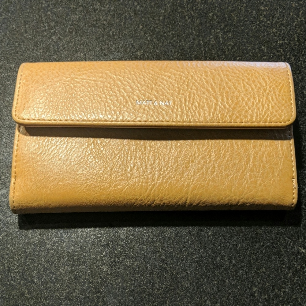 Matt & Nat tan wallet
